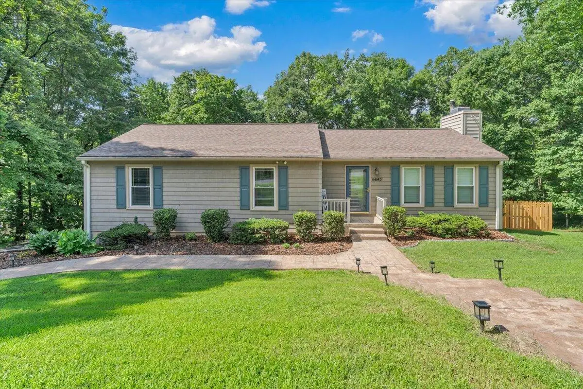 6643 Sugar Ridge Dr, Roanoke, VA 24018 - #1