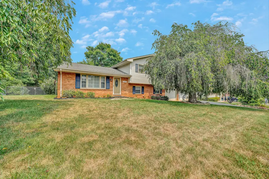 383 Knollwood Dr, Troutville, VA 24175 - #2