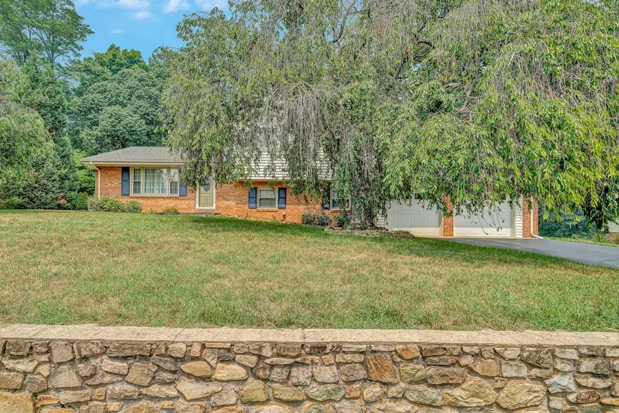 383 Knollwood Dr, Troutville, VA 24175 - #3