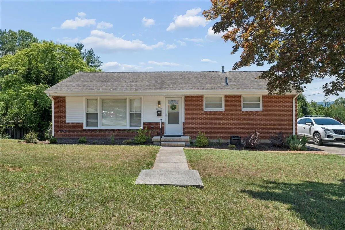 2774 Westhampton Ave Sw, Roanoke, VA 24015 - #1
