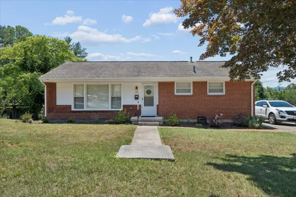 2774 Westhampton Ave Sw, Roanoke, VA 24015