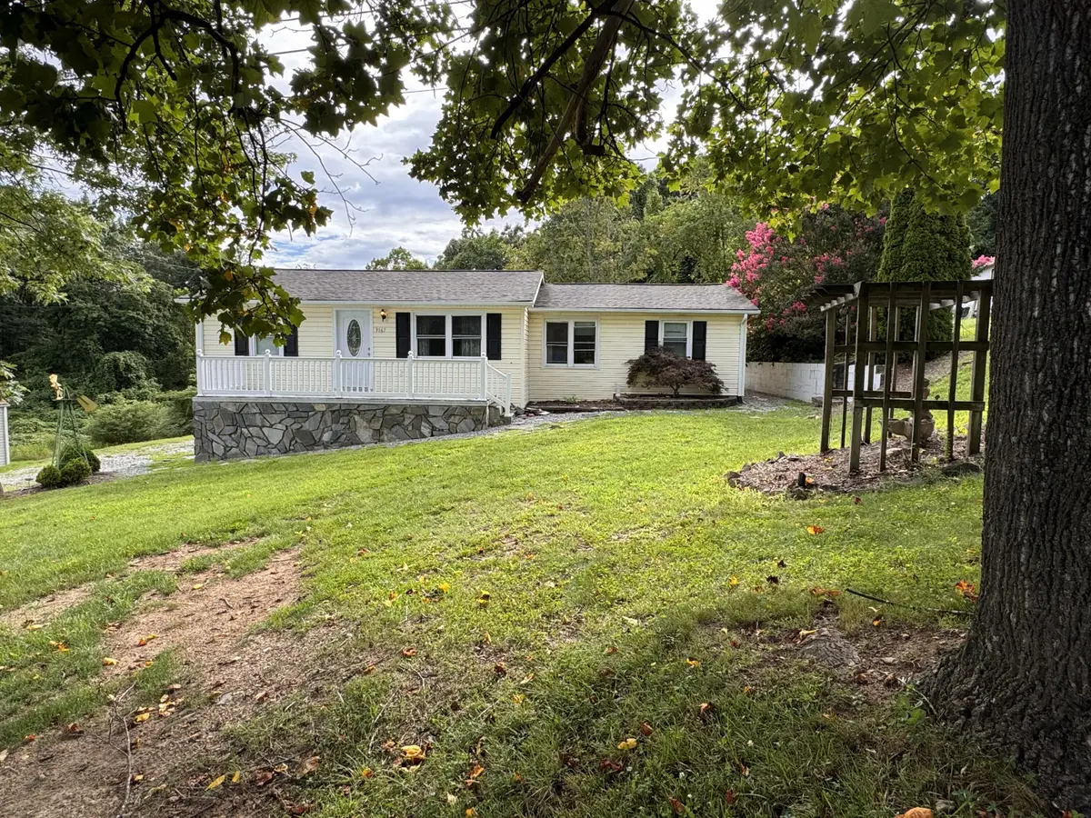 3167 Huffman Ln, Roanoke, VA 24014 - #1
