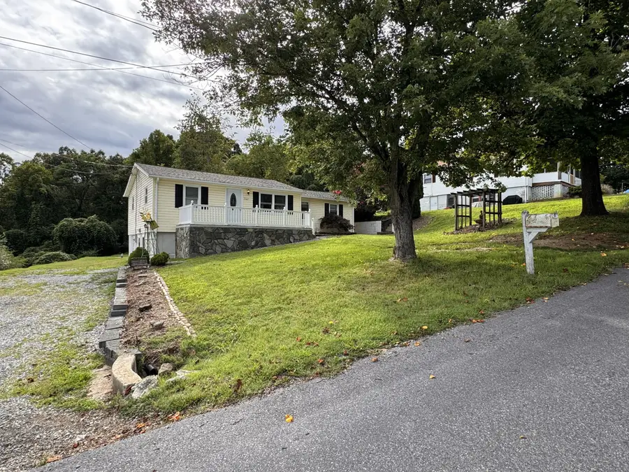 3167 Huffman Ln, Roanoke, VA 24014 - #2