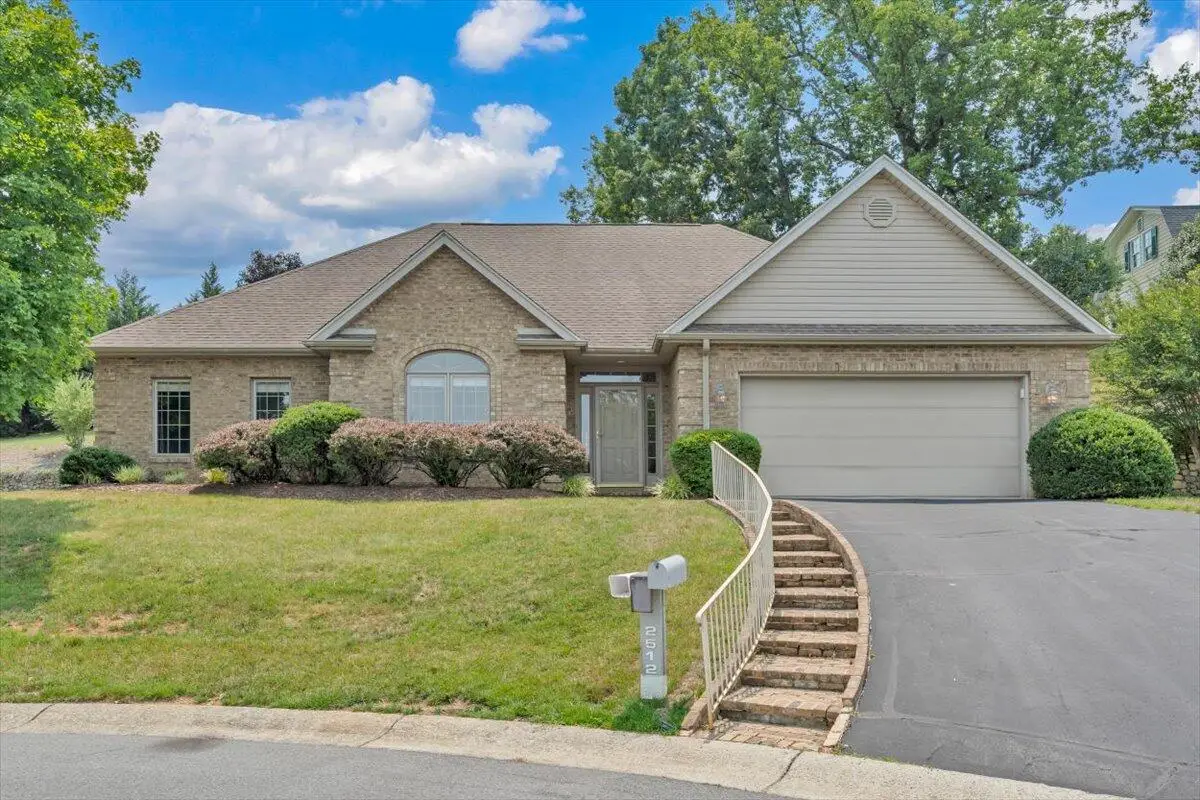 2512 Oak Ridge Ln, Salem, VA 24153 - #1