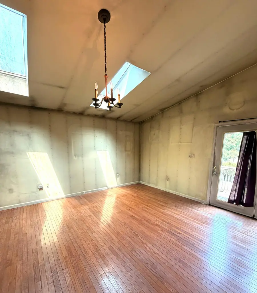 3002 Roberts Rd Sw, Roanoke, VA 24014 - #3