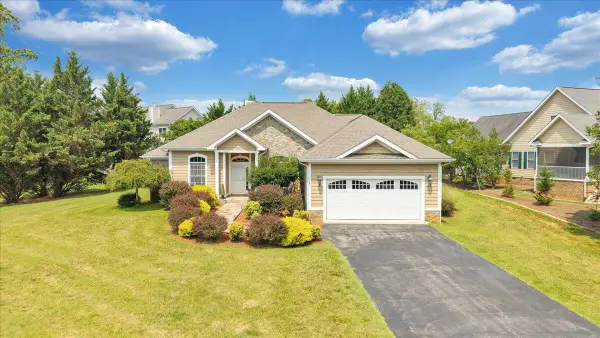 60 Farmers Cir, Moneta, VA 24121