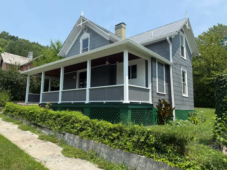 420 C St, Clifton Forge, VA 24422 - #2