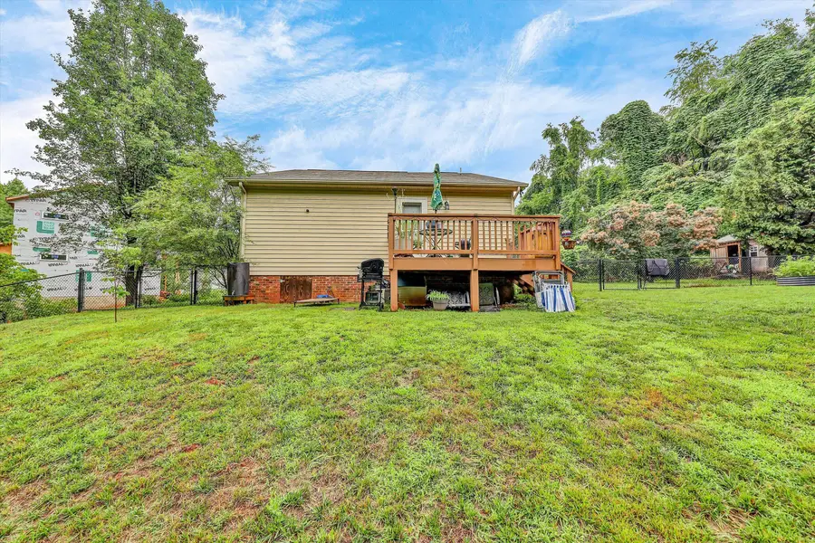 123 Pebble Rd, Martinsville, VA 24112 - #3