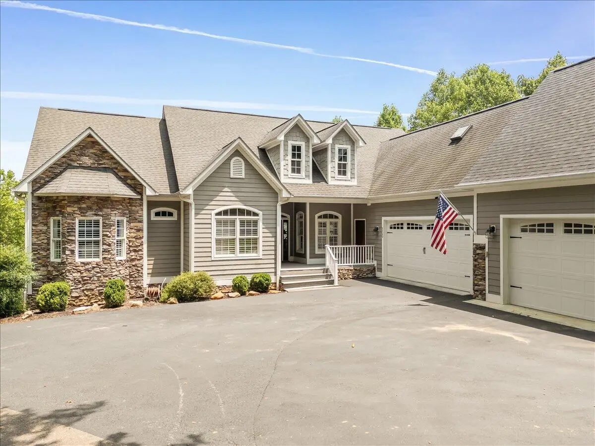 5540 Caron View Ln, Roanoke, VA 24014 - #1