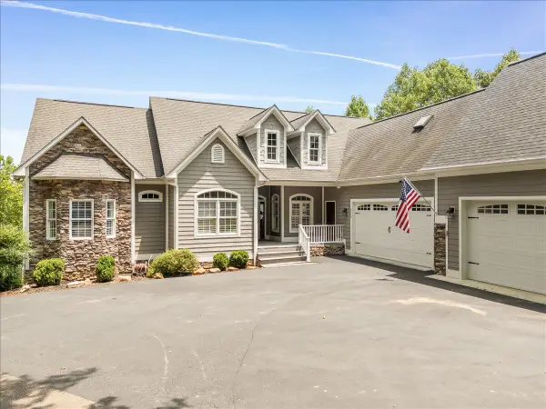 5540 Caron View Ln, Roanoke, VA 24014