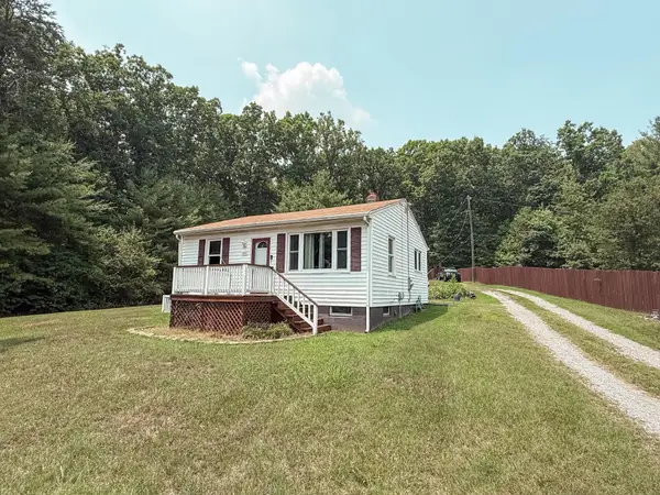 2896 Loch Haven Dr, Roanoke, VA 24019