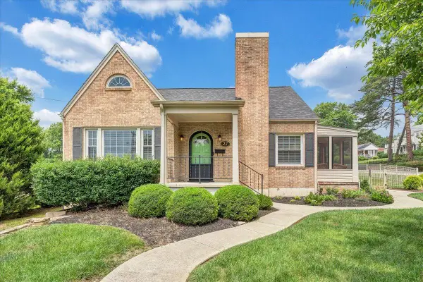 27 Hawthorn Rd, Salem, VA 24153