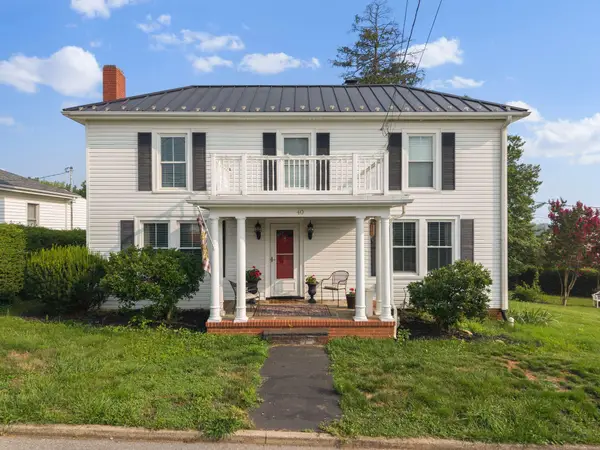 40 High St, Rocky Mount, VA 24151