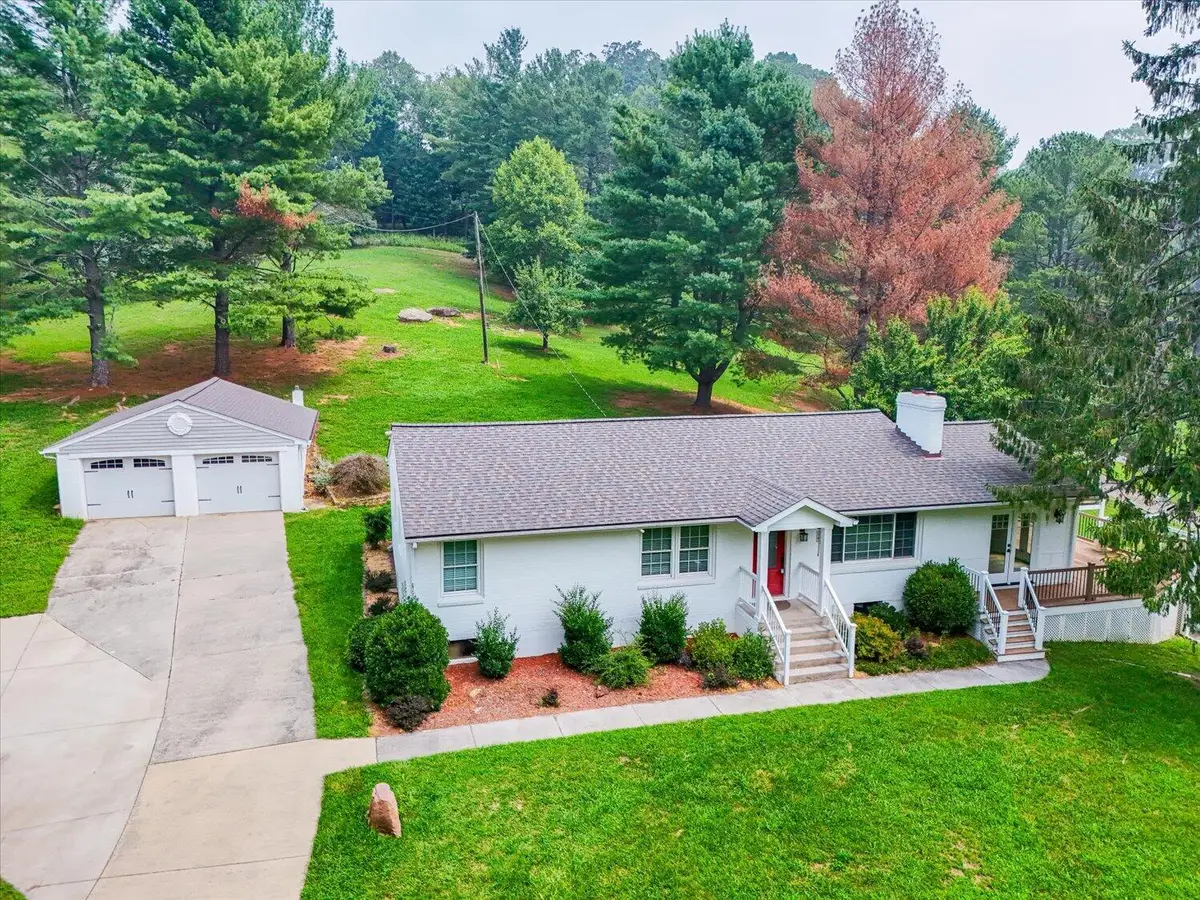 6189 Corntassel Ln, Roanoke, VA 24018 - #1