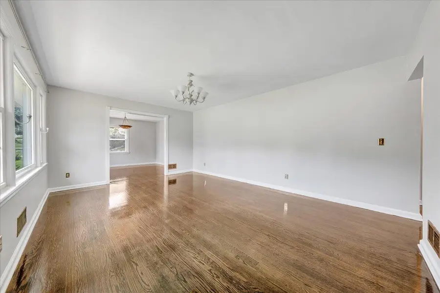 5735 Knowles Dr, Roanoke, VA 24018 - #2