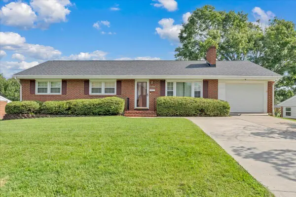 131 Maplelawn Ave Ne, Roanoke, VA 24012