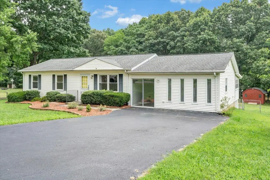 941 Martin Mcneil Rd, Salem, VA 24153 - #2