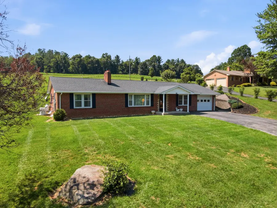 181 Ridgeview Rd Nw, Floyd, VA 24091 - #2