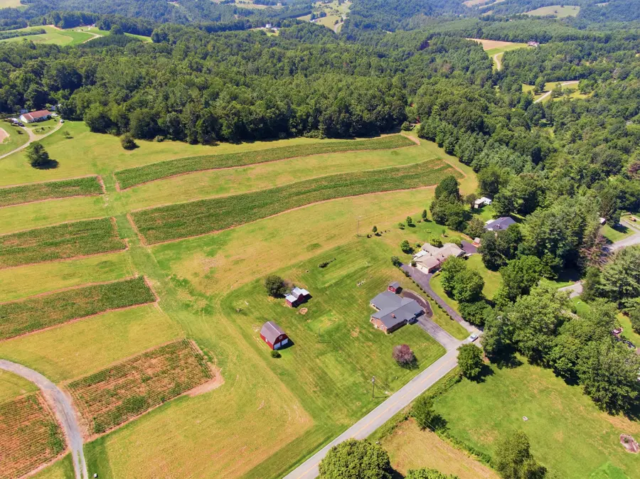 181 Ridgeview Rd Nw, Floyd, VA 24091 - #3