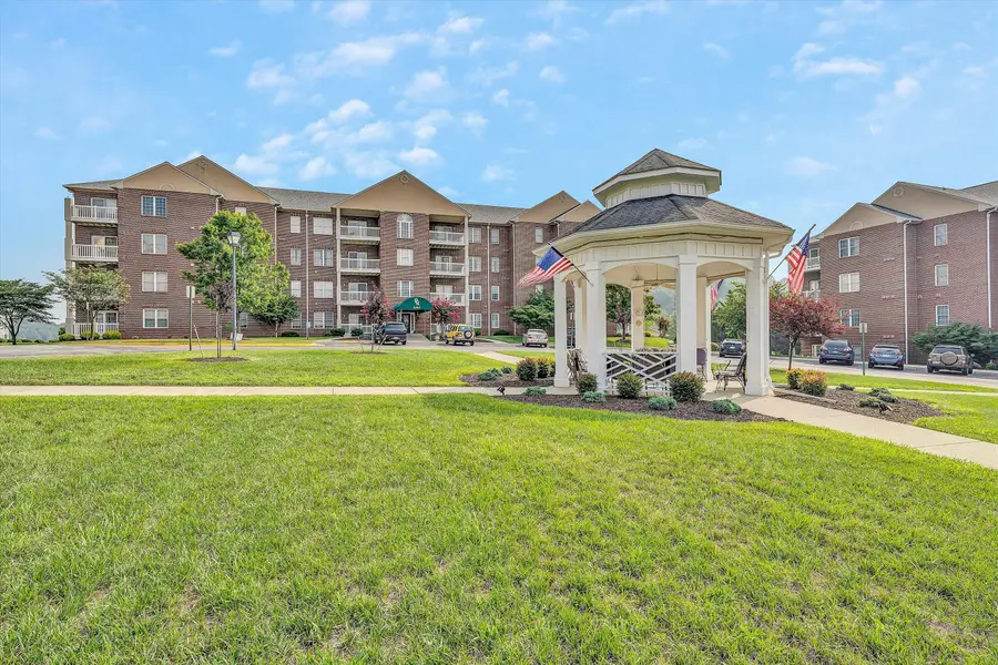 4444 Pheasant Ridge Rd #APT 407, Roanoke, VA 24014 - #3