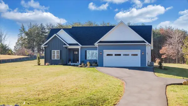 6340 Scruggs Rd, Moneta, VA 24121