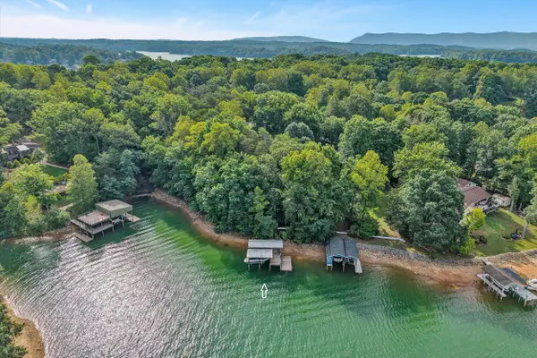 103 White Oak Cir, Moneta, VA 24121