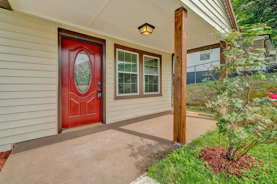 511 Patterson Ave, Pulaski, VA 24301 - #3