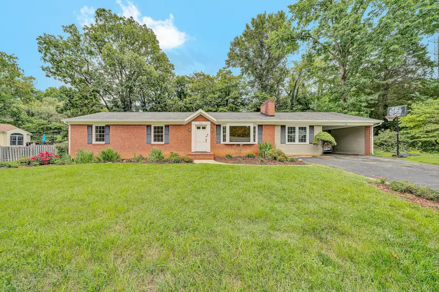 3636 Kentland Dr, Roanoke, VA 24018 - #3