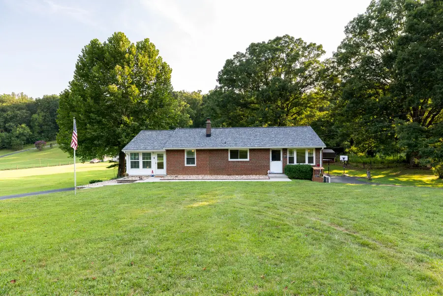 2217 Blue Ridge Springs Rd, Blue Ridge, VA 24064 - #2