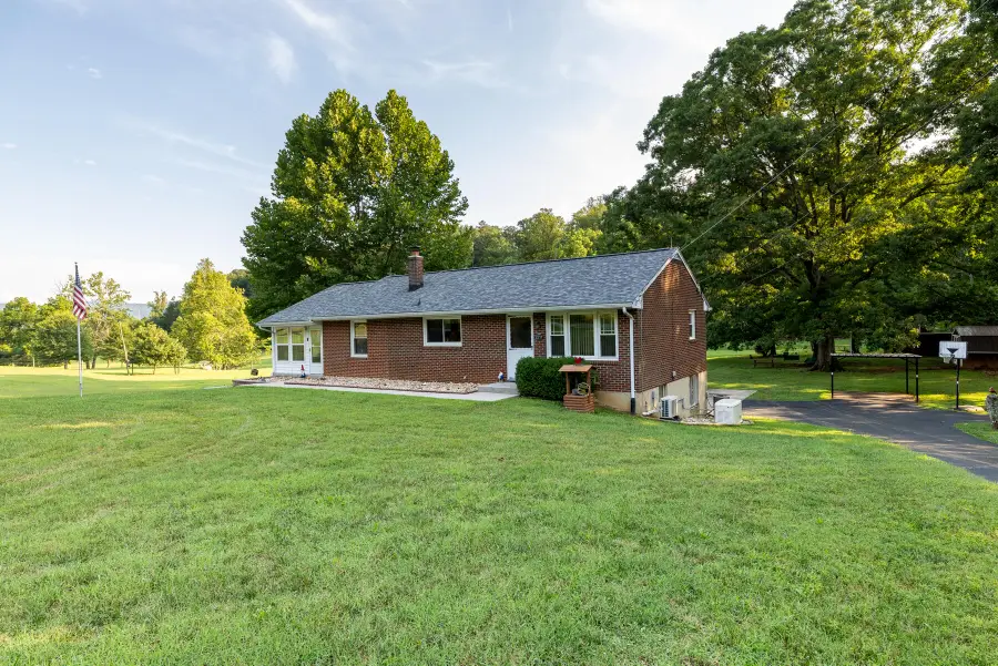 2217 Blue Ridge Springs Rd, Blue Ridge, VA 24064 - #3