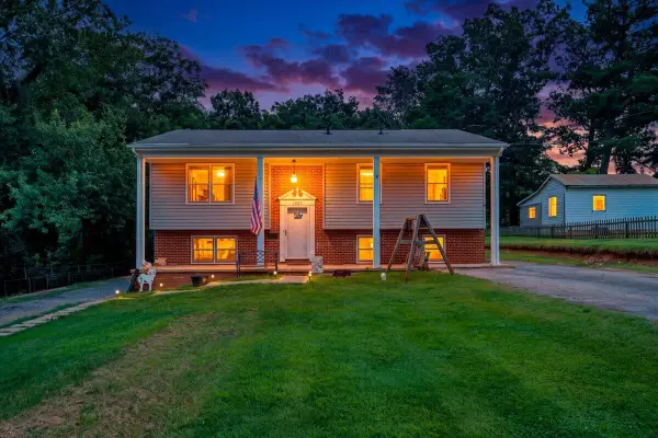 1002 Galax St, Bedford, VA 24523