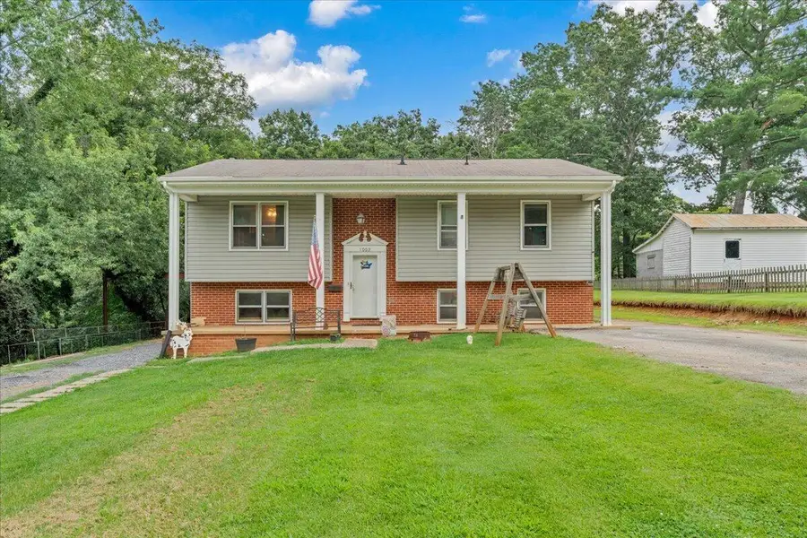 1002 Galax St, Bedford, VA 24523 - #2