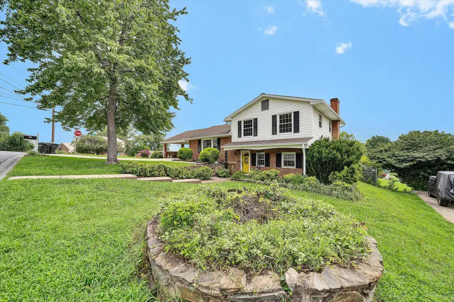 3904 Gallatin St, Roanoke, VA 24018 - #2