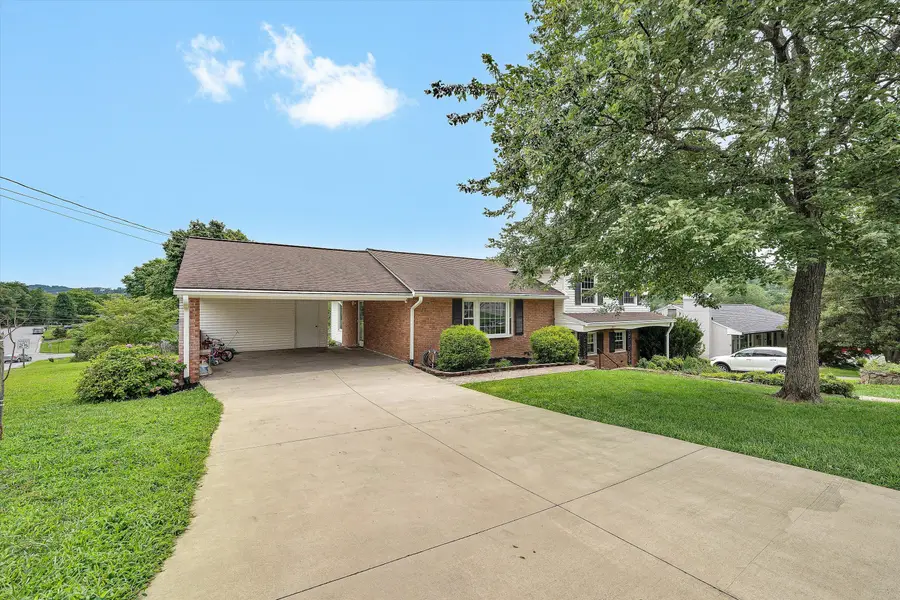 3904 Gallatin St, Roanoke, VA 24018 - #3