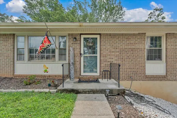 1516 Millwood Dr, Salem, VA 24153