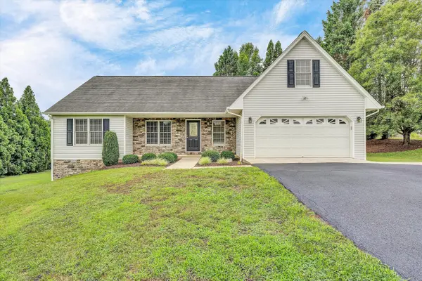 775 Brookfield Ln, Roanoke, VA 24012