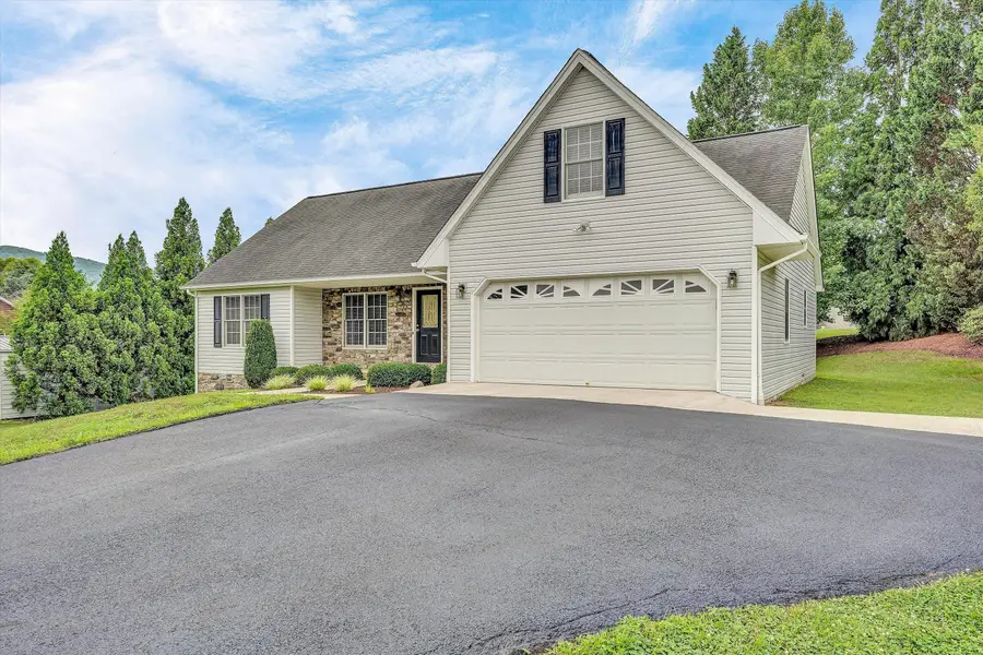 775 Brookfield Ln, Roanoke, VA 24012 - #3