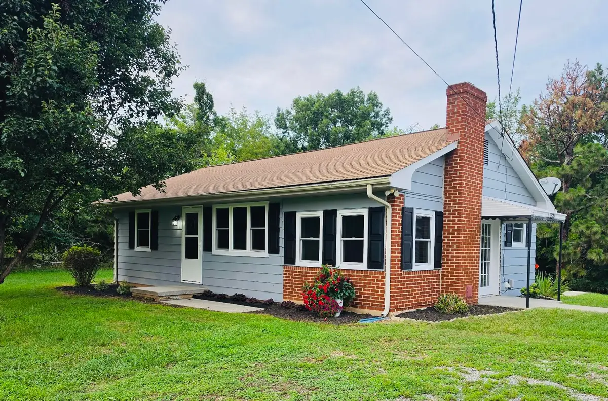 2820 Mount Pleasant Blvd, Roanoke, VA 24014 - #1