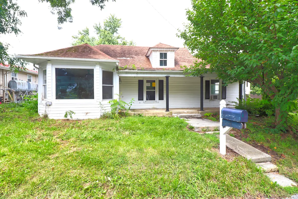 402 Craig St Ne, Christiansburg, VA 24073 - #1