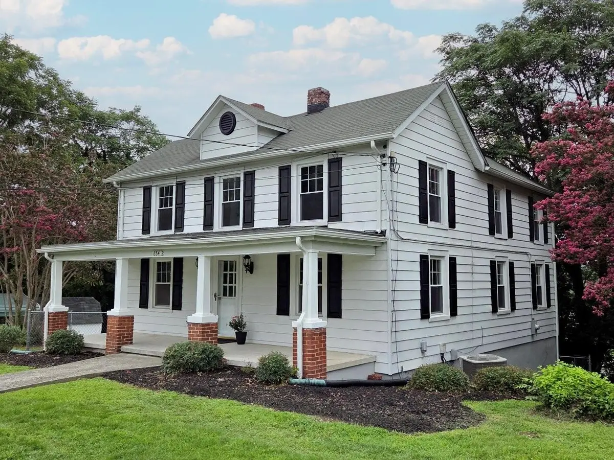 654 Old Vinton Mill Rd Ne, Roanoke, VA 24012 - #1