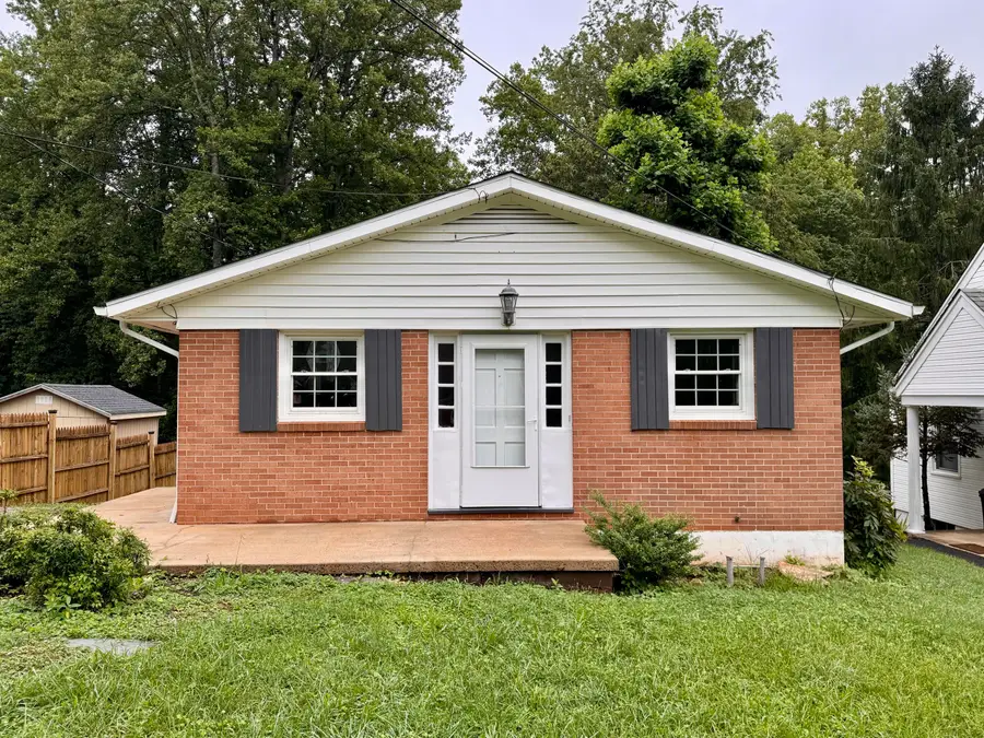 809 Banks Rd, Martinsville, VA 24112 - #2