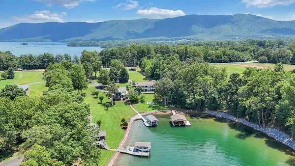 6015 Smith Mountain Rd, Penhook, VA 24137