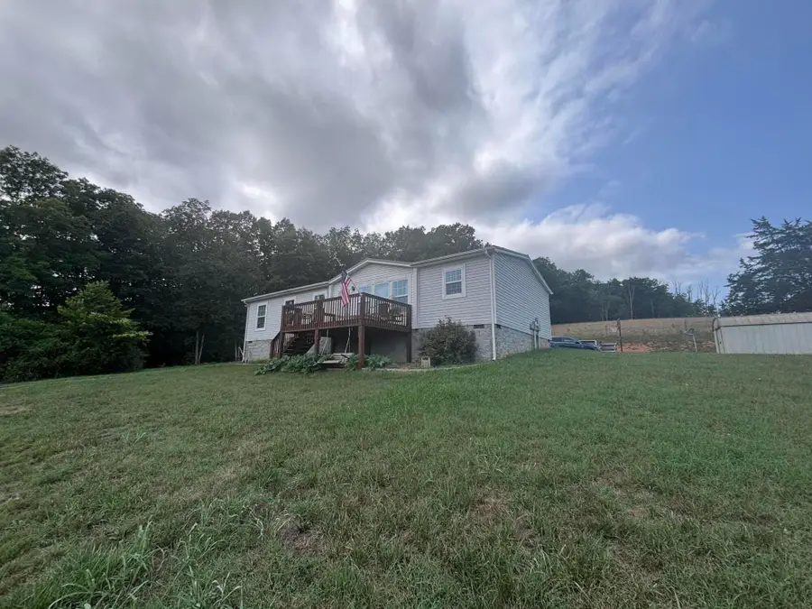 611 Martins Ln, Fincastle, VA 24090 - #2
