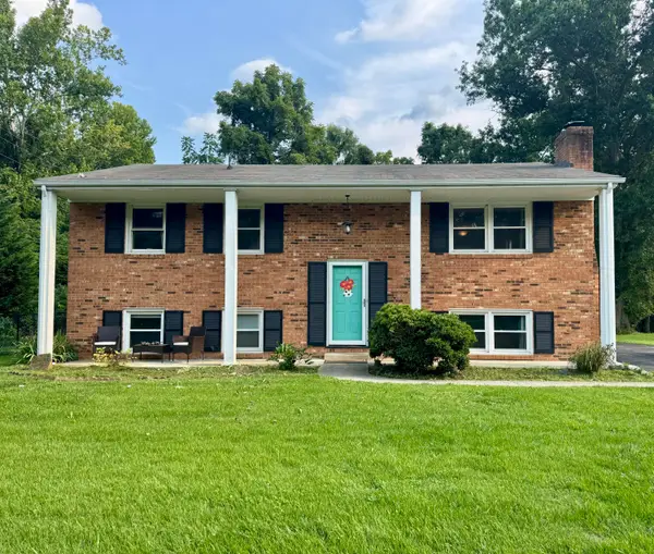 3428 S Park Cir, Roanoke, VA 24018