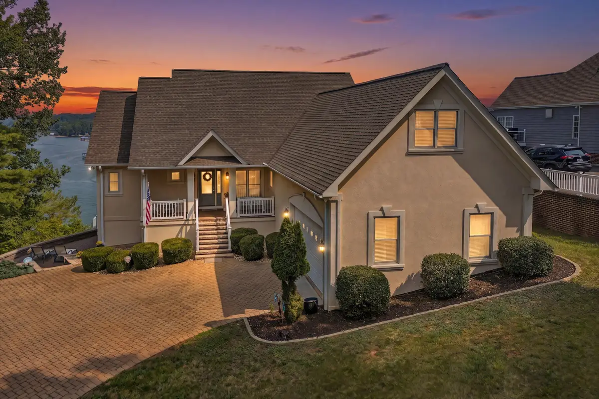 250 Village Ln, Moneta, VA 24121 - #1