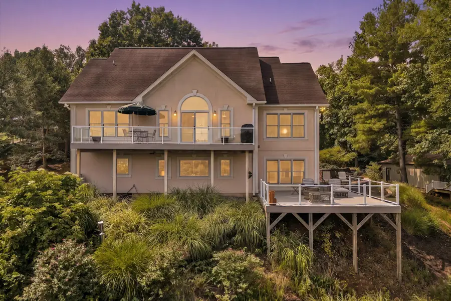 250 Village Ln, Moneta, VA 24121 - #2