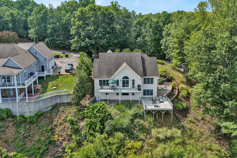 250 Village Ln, Moneta, VA 24121 - #3