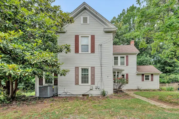 1036 Country Club Dr Nw, Roanoke, VA 24017