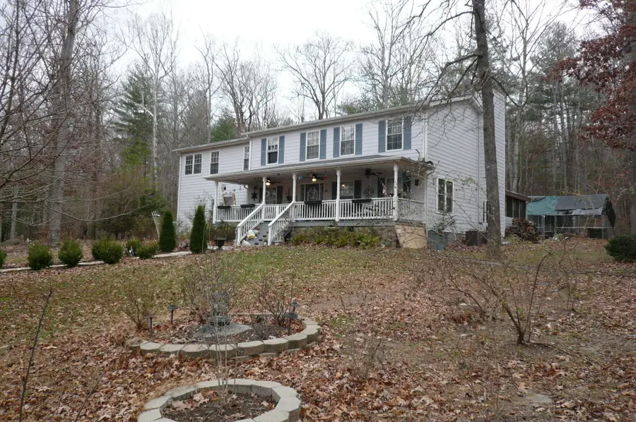 102 Hickory Ln, New Castle, VA 24127 - #3
