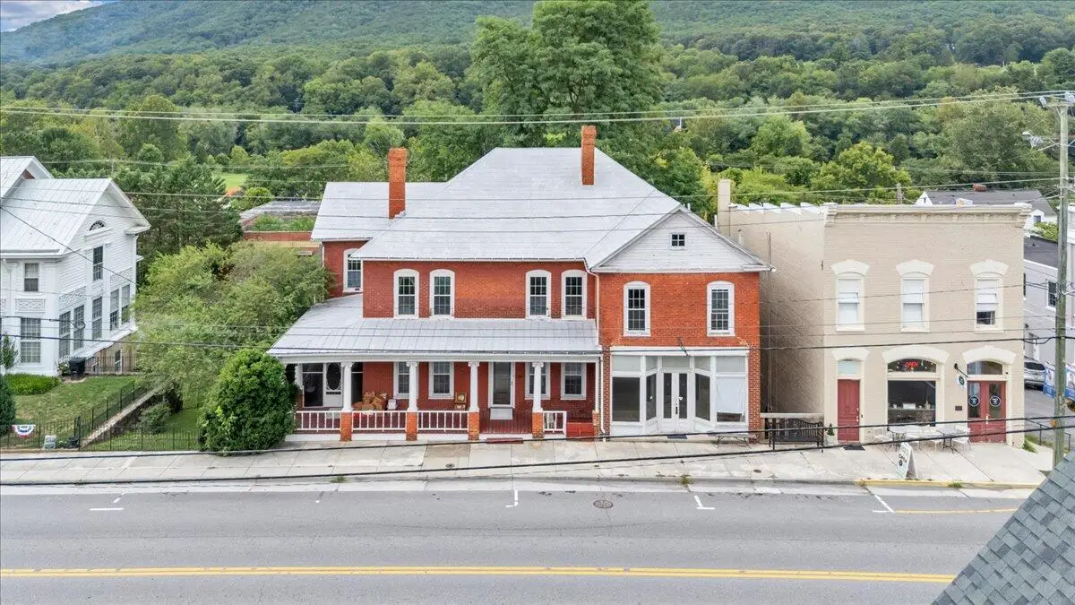 19721 Main St, Buchanan, VA 24066 - #1